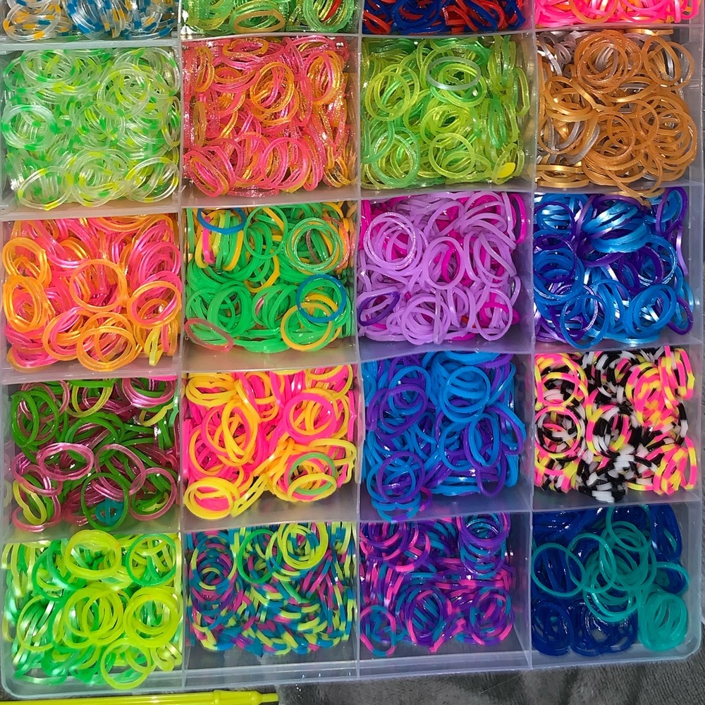 Loom bracelets. - Picture 3 of 5